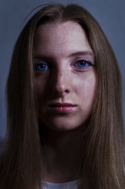 Dr. Lena Hartmann